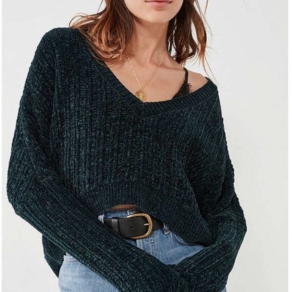 urban outfitters forest green cropped knit sweater